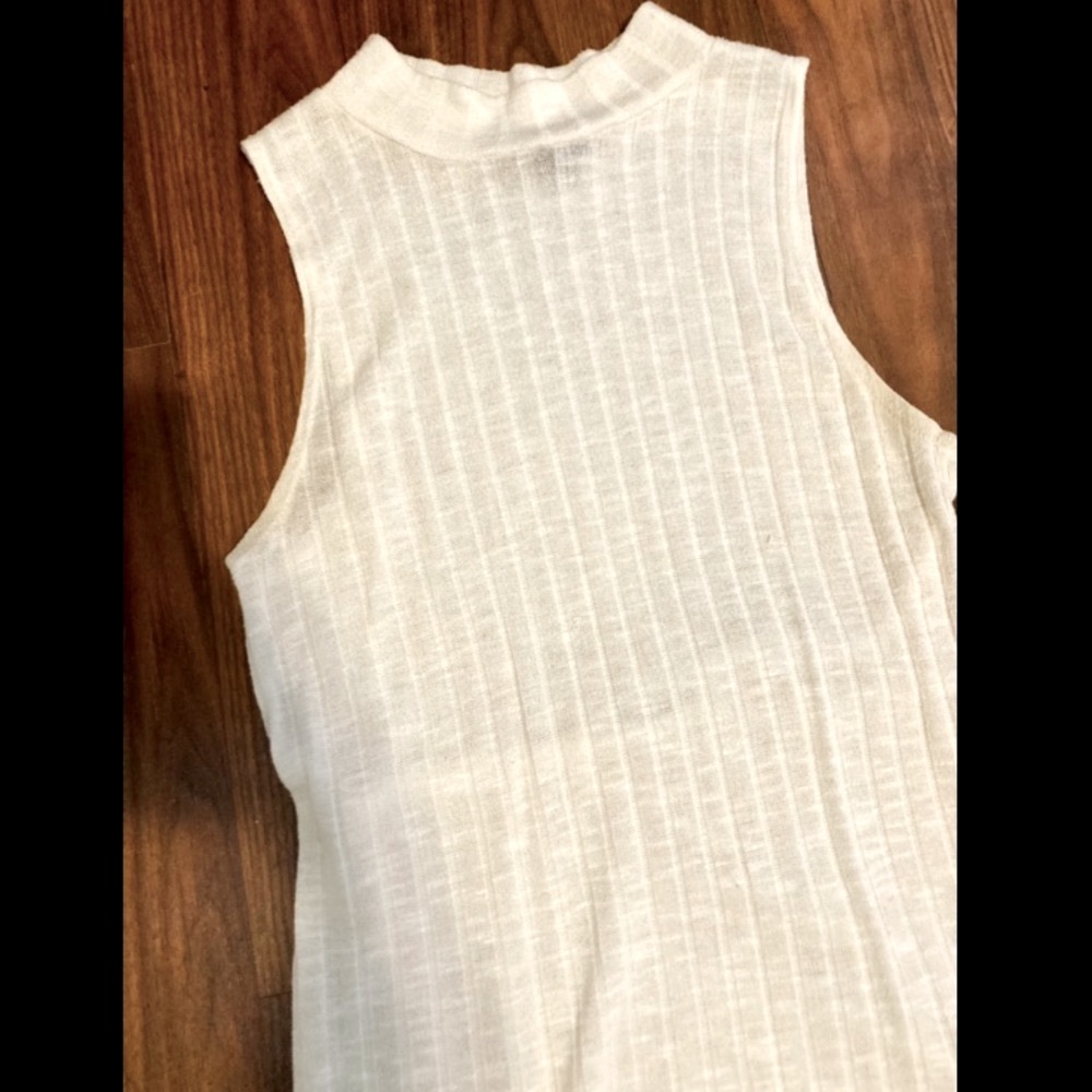 Bundle of Three Neutral Summer Tops - Picture 7 of 11